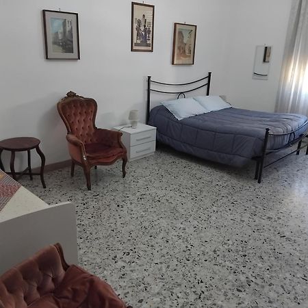 カゼルタ A Casa Di Adele Bed & Breakfast エクステリア 写真