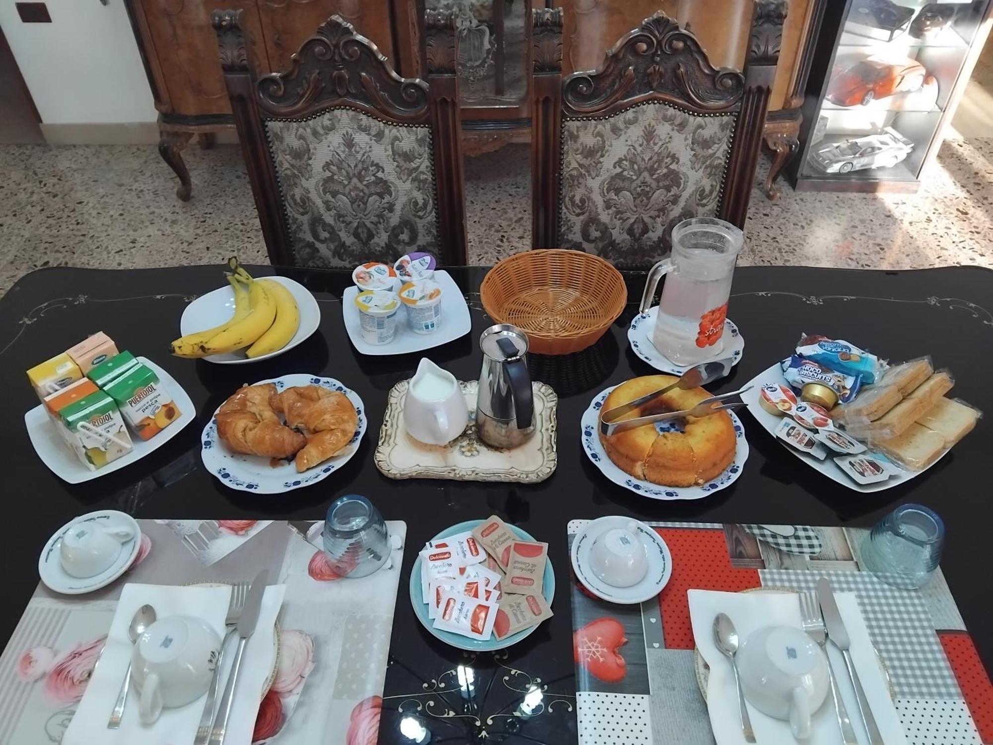 カゼルタ A Casa Di Adele Bed & Breakfast エクステリア 写真